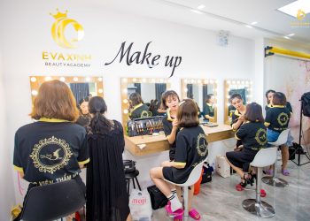 chi phí học make up