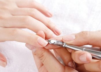 Hướng dẫn A-Z cách cắt da thừa móng tay chuẩn nhất, an toàn và hiệu quả