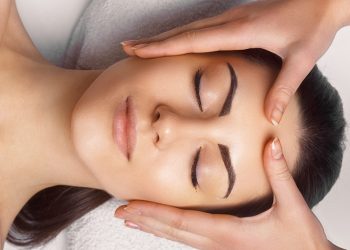 học nghề massage mặt